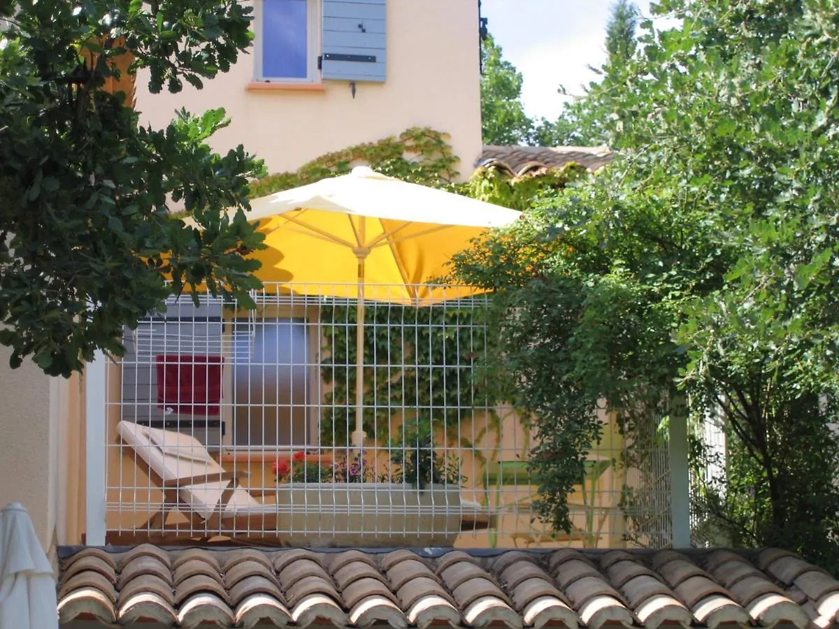 Hotel Les Restanques Goult Affittacamere