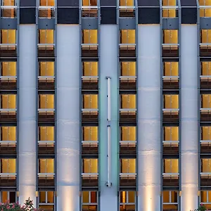https://hotel-miramont.midi-pyreneeshotels.com