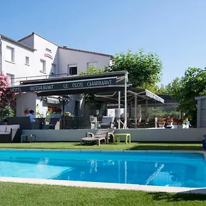 https://le-clos-charmant.hotels-rhonealpes.com