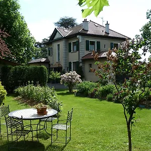 https://domaine-du-pressoir.hotels-rhonealpes.com